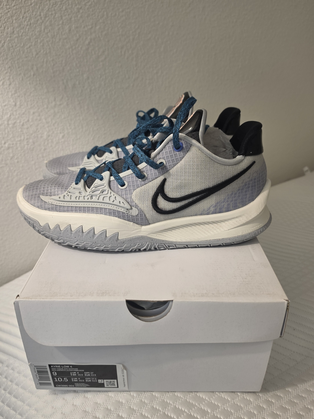 Nike Kyrie Low 4 - Size 9 - Picture 1 of 7